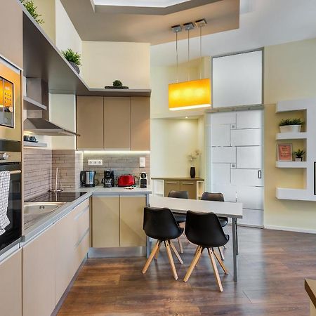 Spacious & Stylish Apartment In Downtown Budapest Esterno foto