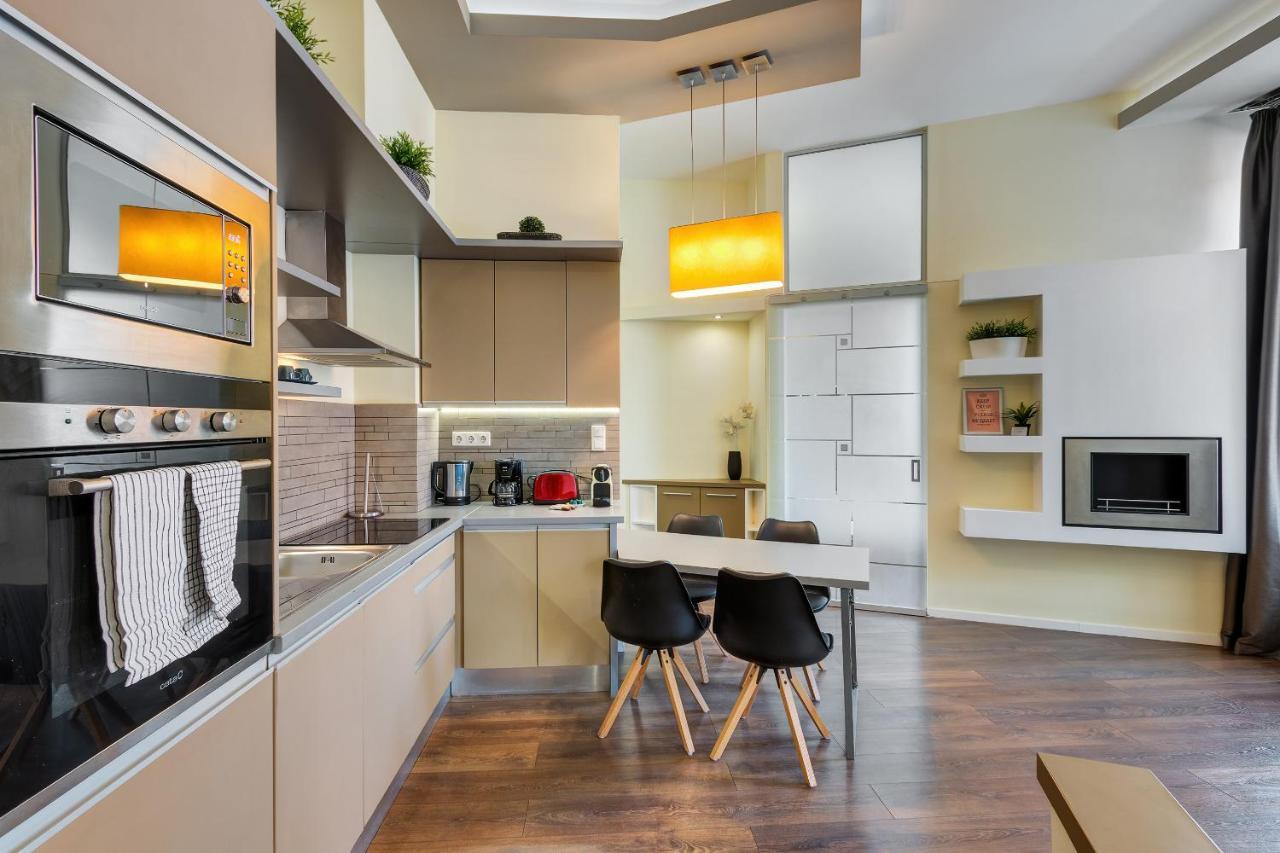 Spacious & Stylish Apartment In Downtown Budapest Esterno foto