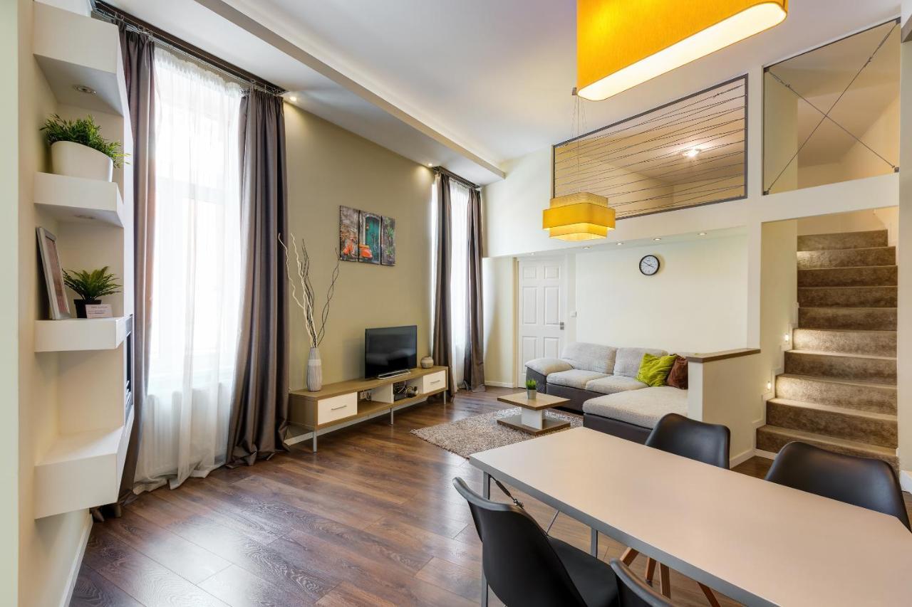 Spacious & Stylish Apartment In Downtown Budapest Esterno foto