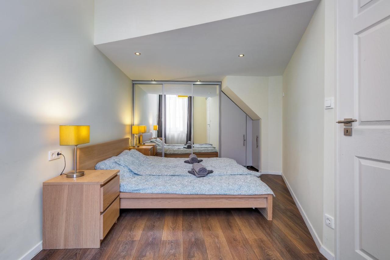 Spacious & Stylish Apartment In Downtown Budapest Esterno foto