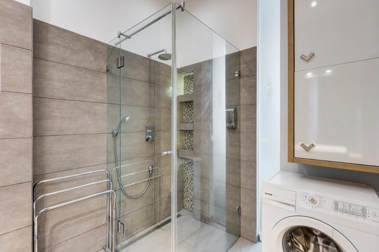 Spacious & Stylish Apartment In Downtown Budapest Esterno foto