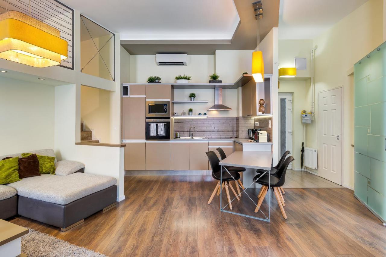 Spacious & Stylish Apartment In Downtown Budapest Esterno foto