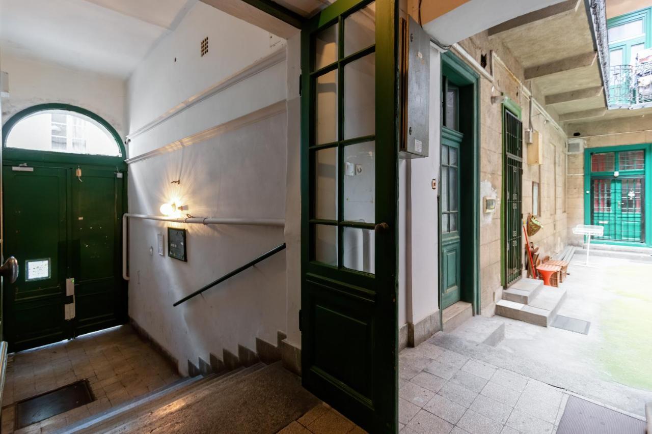 Spacious & Stylish Apartment In Downtown Budapest Esterno foto