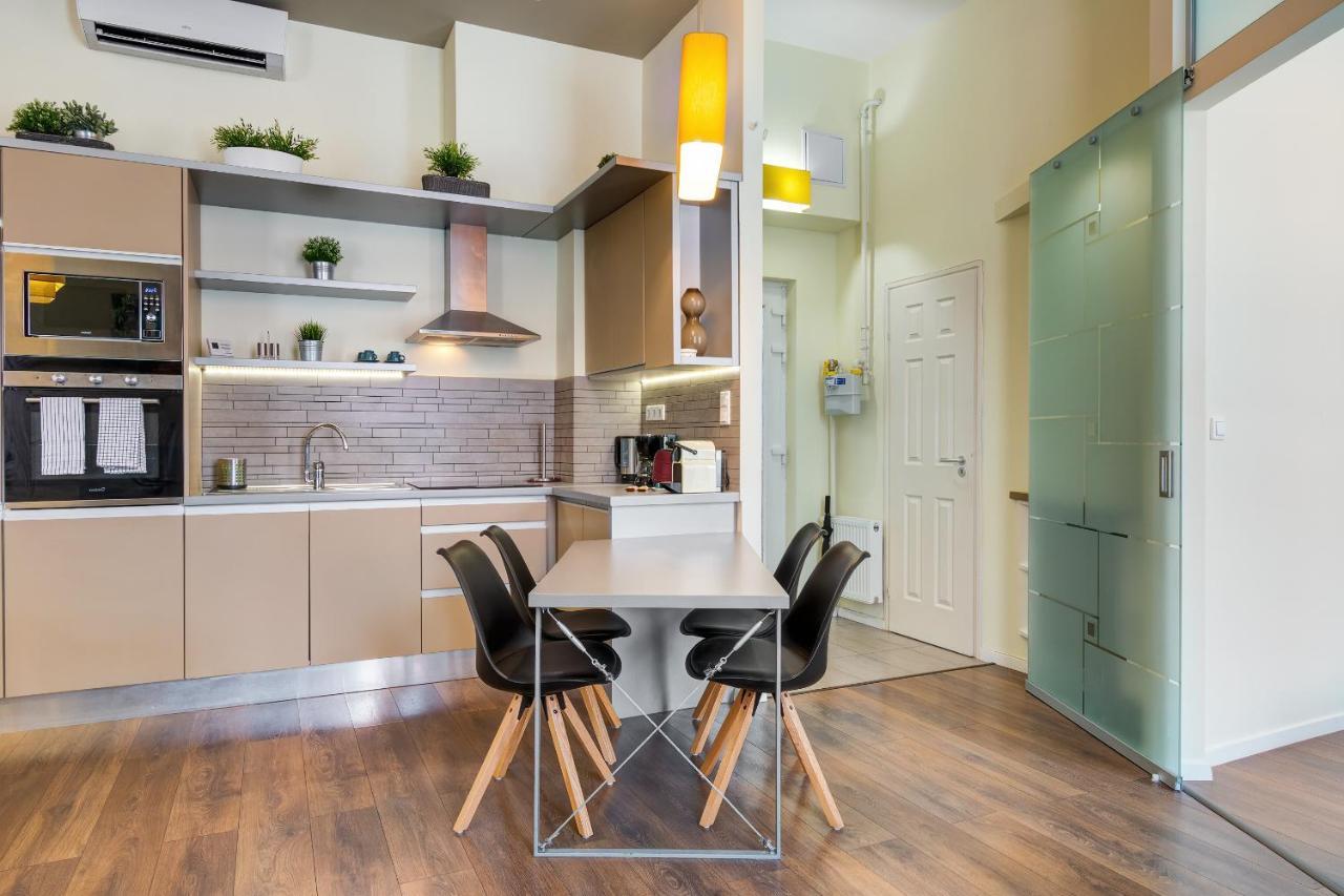 Spacious & Stylish Apartment In Downtown Budapest Esterno foto