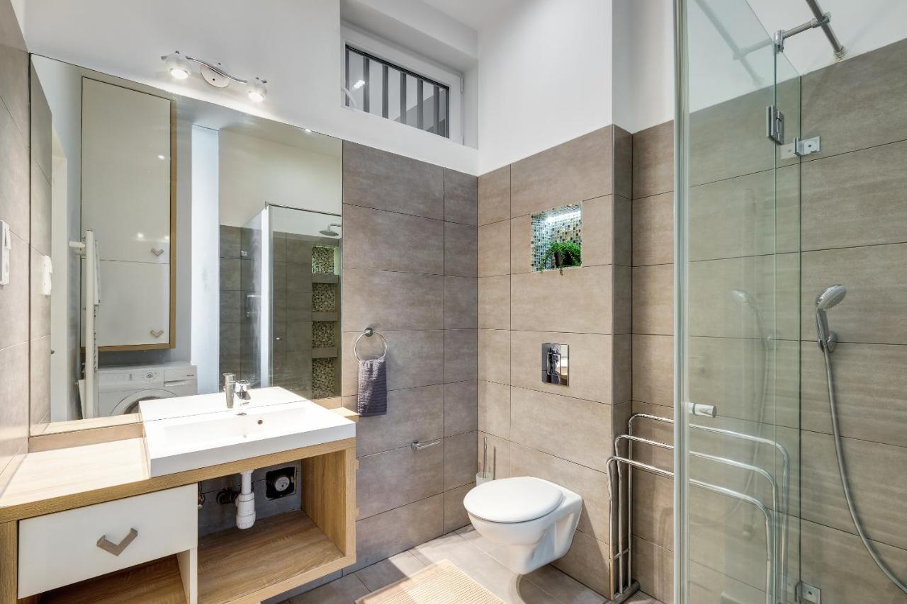 Spacious & Stylish Apartment In Downtown Budapest Esterno foto