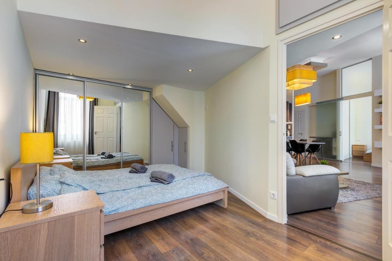 Spacious & Stylish Apartment In Downtown Budapest Esterno foto