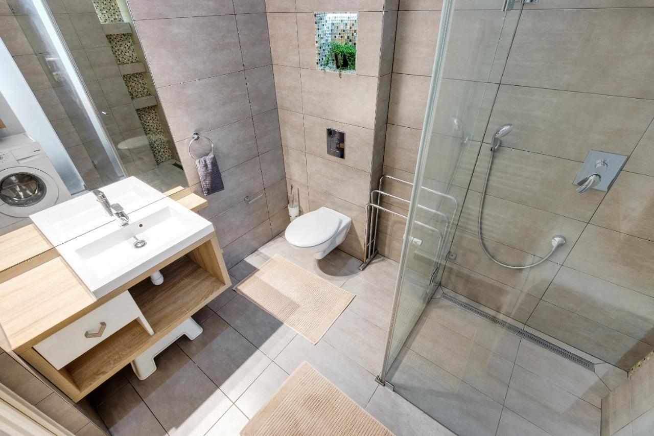 Spacious & Stylish Apartment In Downtown Budapest Esterno foto