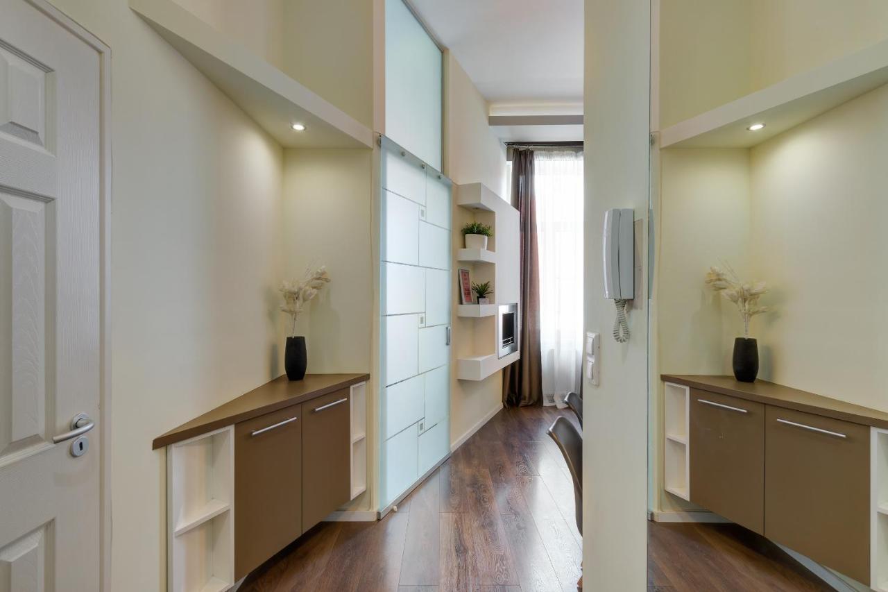 Spacious & Stylish Apartment In Downtown Budapest Esterno foto